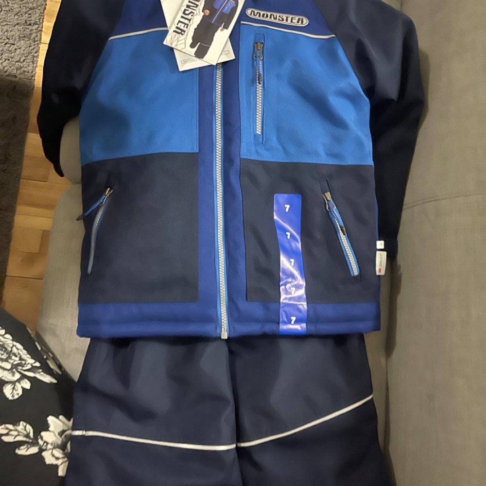 Snow suit - Picture 3 of 3
